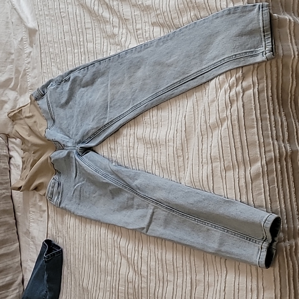 Women's maternity skinny jeans